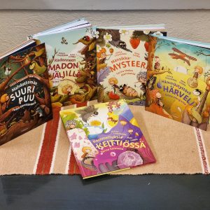 Riikkinen ja Oukka tutkivat -tietokuvakirjasarjan kirjoja.