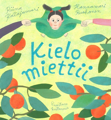 Kielo miettii -kirjan kansi.